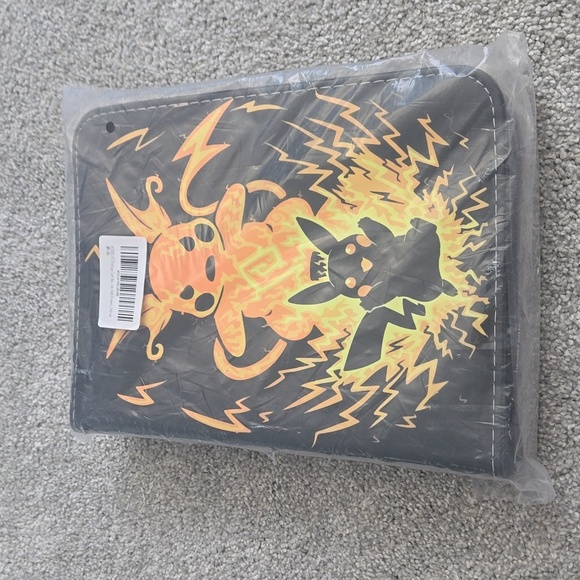Pokémon 3 Ring Binder Card Album Pikachu & Bulbasaur - Picture 1 of 4